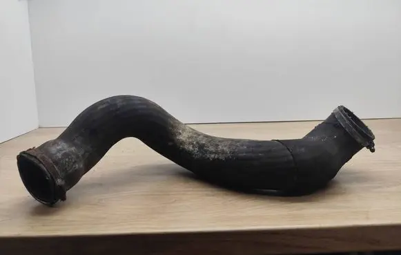 Volvo XC70 Intercooler hose/pipe 30792545