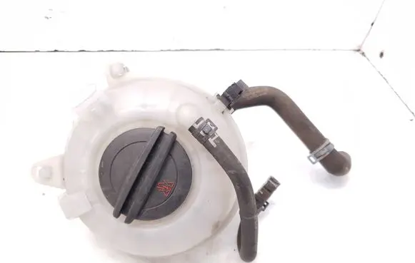 Volkswagen Golf VII Coolant expansion tank/reservoir 5Q0121407F 5Q0121447R 5Q0122109H