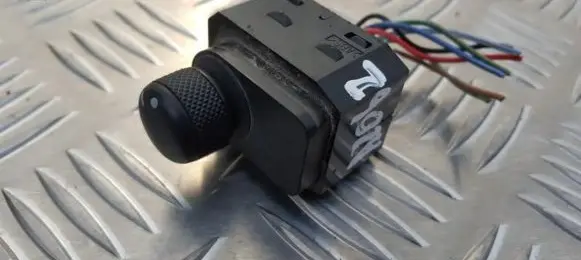 Suzuki Swift I Wing mirror switch