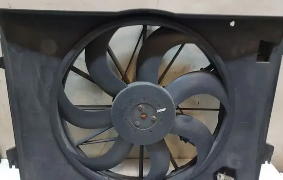 Hyundai Tucson LM Electric radiator cooling fan F00S3A2409