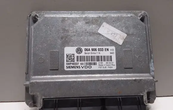 Volkswagen Golf V Engine control unit/module 06A906033EN 5WP4033703