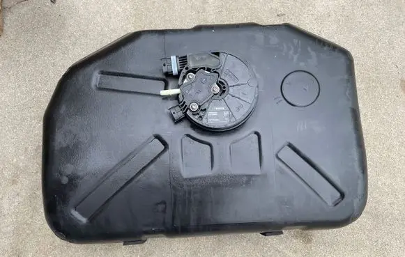 Maserati Ghibli AdBlue liquid reservoir 68231288AE