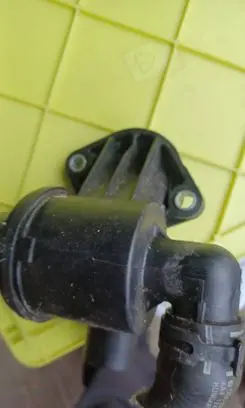 Volkswagen Golf VII Thermostat/thermostat housing 03L121111AB