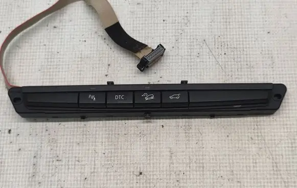 BMW X5 E70 Parking (PDC) sensor switch 6972780 61316972780 61319180946