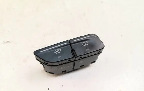 Ford Focus Windscreen/window heater switch AM5T18K574AB