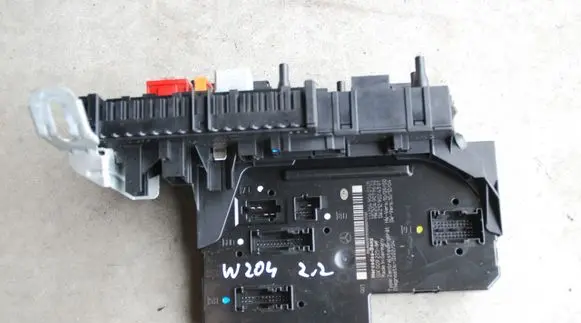 Mercedes-Benz C W204 Fuse module 2049060105