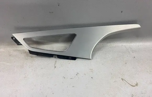 Audi Q7 4M Front door trim bar 4M0867101K