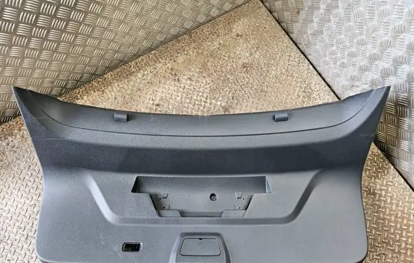 Audi A5 Tailgate trim 8B5867979B