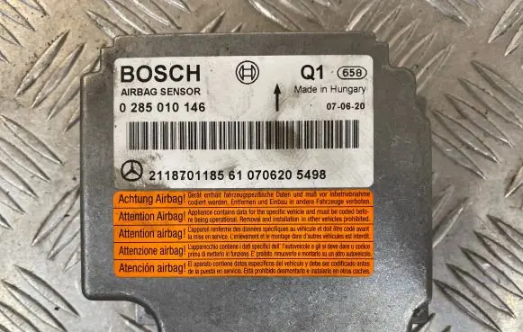 Mercedes-Benz E W211 Airbag control unit/module 2118701185 0285010146