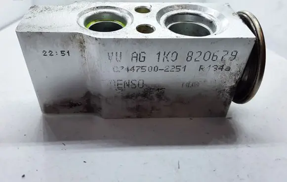 Volkswagen Touran I Air conditioning (A/C) expansion valve 1K0820679 CZ4475002251