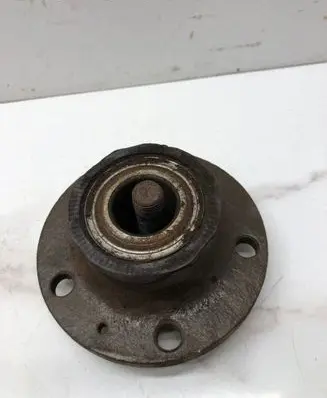 Audi A3 S3 8P Rear wheel hub