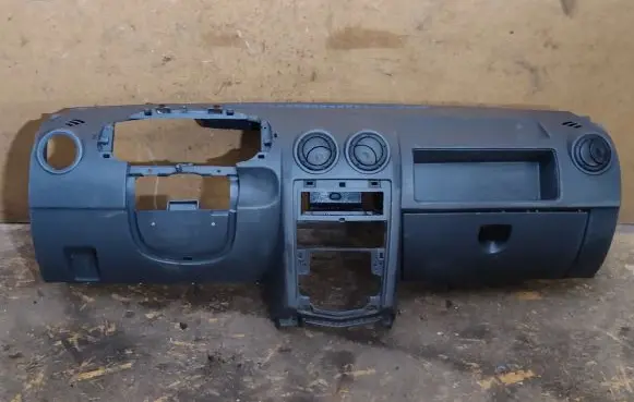 Dacia Logan I Dashboard