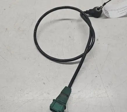 Audi A4 S4 B5 8D Detonation knock sensor 054905377