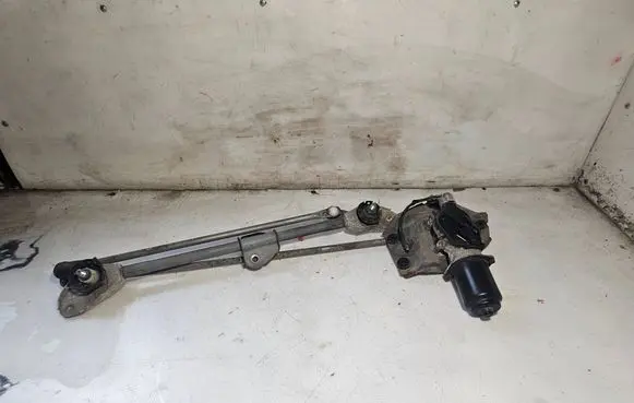 Mitsubishi Lancer Front wiper linkage and motor 32735 7831