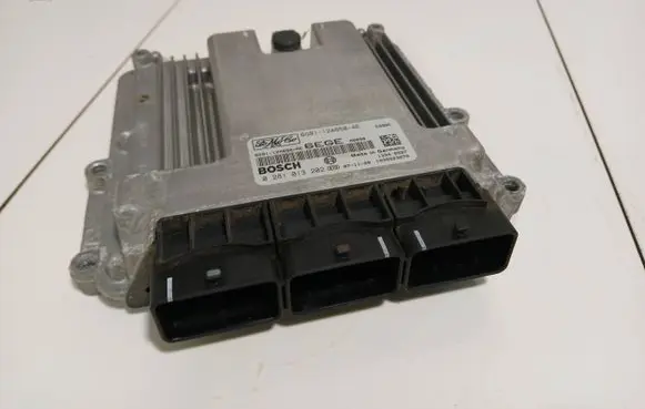 Land Rover Freelander 2 - LR2 Engine control unit/module 6G9112A650AE 0281013202