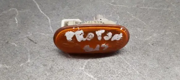 Mitsubishi Galant Front fender indicator light mb847540