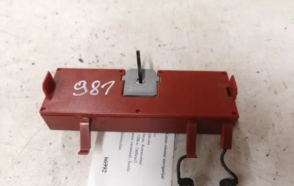 Volvo V70 Aerial antenna amplifier 8637602