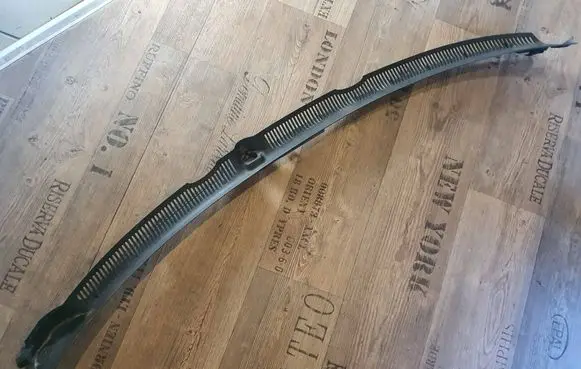 Audi A4 S4 B6 8E 8H Wiper trim 8E1819403