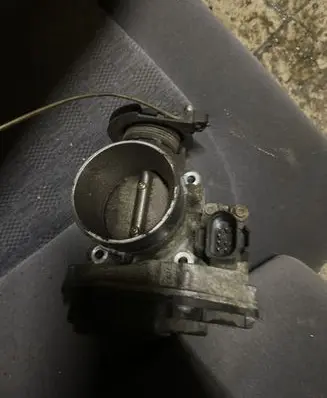 Audi A4 S4 B5 8D Throttle valve