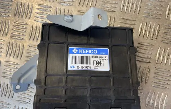 Hyundai Santa Fe Gearbox control unit/module 954403A370 9090930349A2