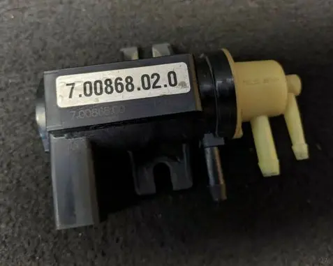 Skoda Octavia Mk2 (1Z) Turbo solenoid valve 700868020