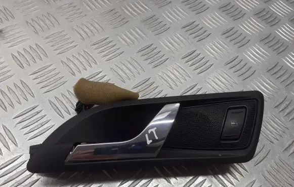 Skoda Octavia Mk2 (1Z) Rear door interior handle trim 1Z0839247