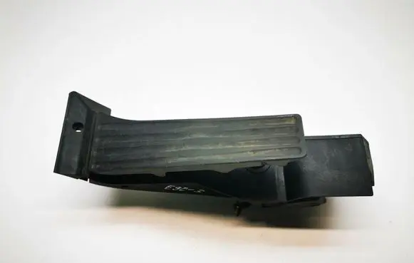 BMW 3 E90 E91 Accelerator throttle pedal 6772646 3542677264601