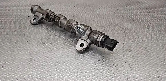 Opel Insignia A Fuel main line pipe 0445214221 55576177