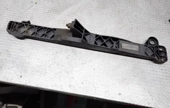 Dodge Durango Radiator mount bracket 5E13886G