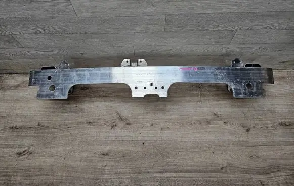 Opel Mokka B Front bumper support beam 9832864880