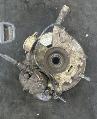 Volkswagen Multivan T4 Front wheel hub spindle knuckle