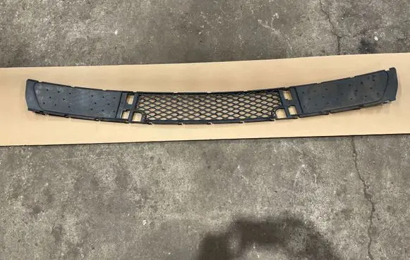 BMW X3 E83 Front bumper lower grill 3400908
