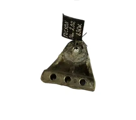 Hyundai Tucson JM Engine mounting bracket