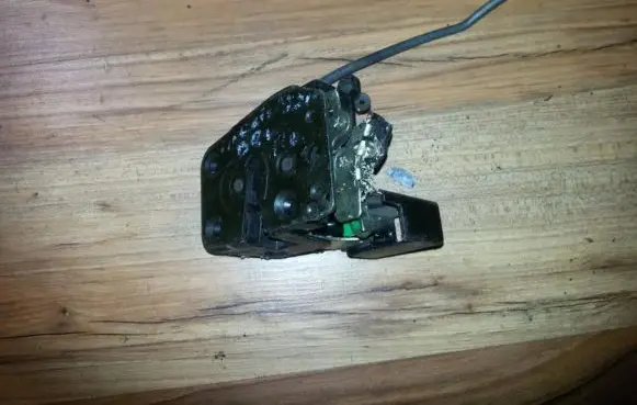 Mazda 626 Front door lock