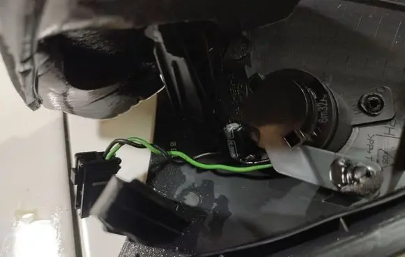 Hyundai Santa Fe Front door speaker