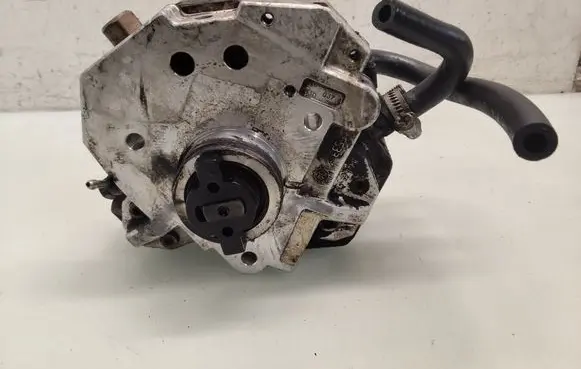 Volvo S60 Fuel injection high pressure pump 0445010043