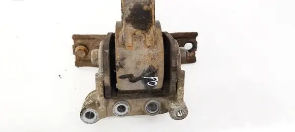 Mitsubishi Outlander Engine mount bracket 