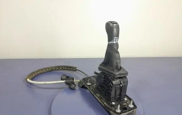 Skoda Octavia 985 Gear shift rod 5Q0713061