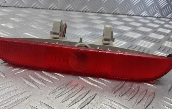 Mazda 3 I Third/center stoplight P3591