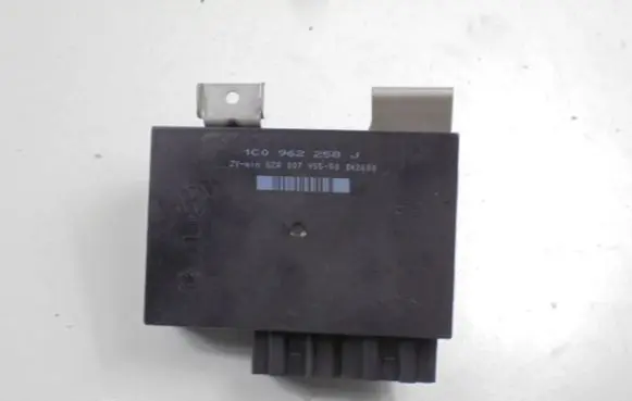 Volkswagen Golf IV Central body control module 1C0962258J