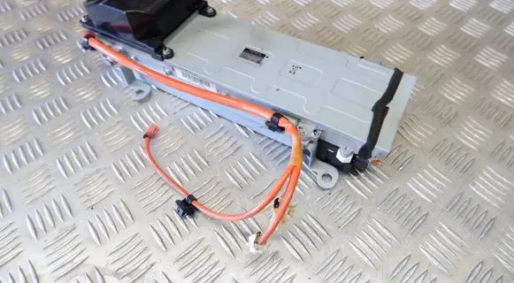 Lexus GS 300 350 430 450H Voltage converter inverter G927030020