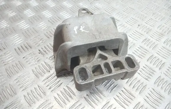 Volkswagen Golf IV Engine mount bracket