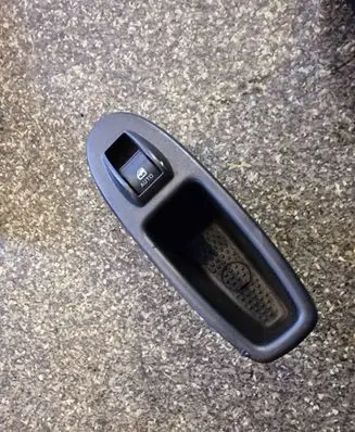 Fiat 500L Electric window control switch