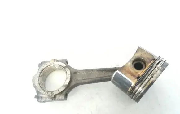 Fiat Grande Punto Piston with connecting rod