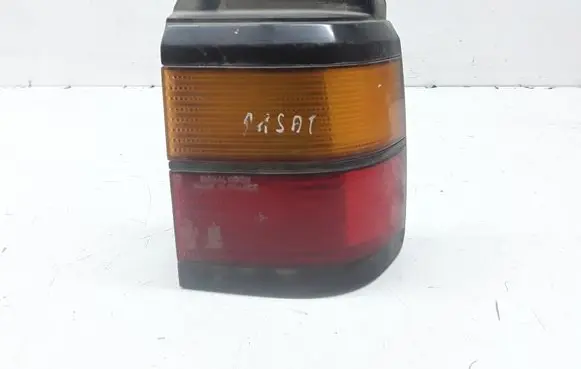 Volkswagen PASSAT B3 Rear/tail lights 333945112
