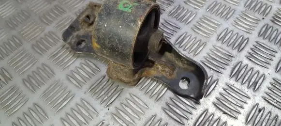 Volvo S40, V40 Engine mount bracket 560383