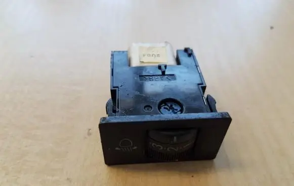 Toyota RAV 4 (XA20) Headlight level height control switch 2u04