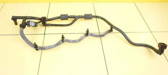 Mercedes-Benz Vito Viano W447 Fuel line pipe PRZELEWY 622951 28SP19