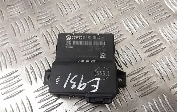Audi A5 8T 8F Gateway control module 8t0907468ad 403213