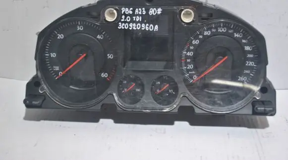 Volkswagen PASSAT B6 Speedometer (instrument cluster) 3C0920960A